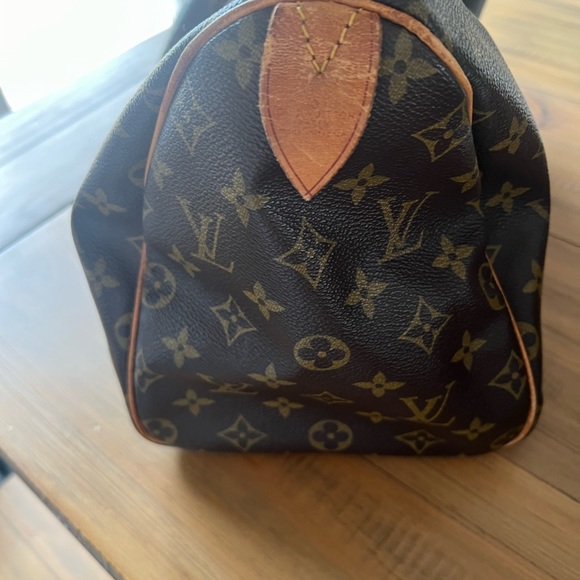 Speedy 30 needs new zipper - Picture 7 of 7